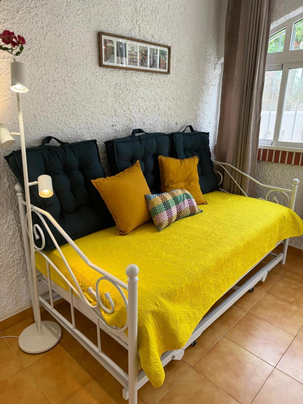 Villa Mare - 2 Beds With Balcony, Patio And Pool And Direct Park Access Мурсия Экстерьер фото