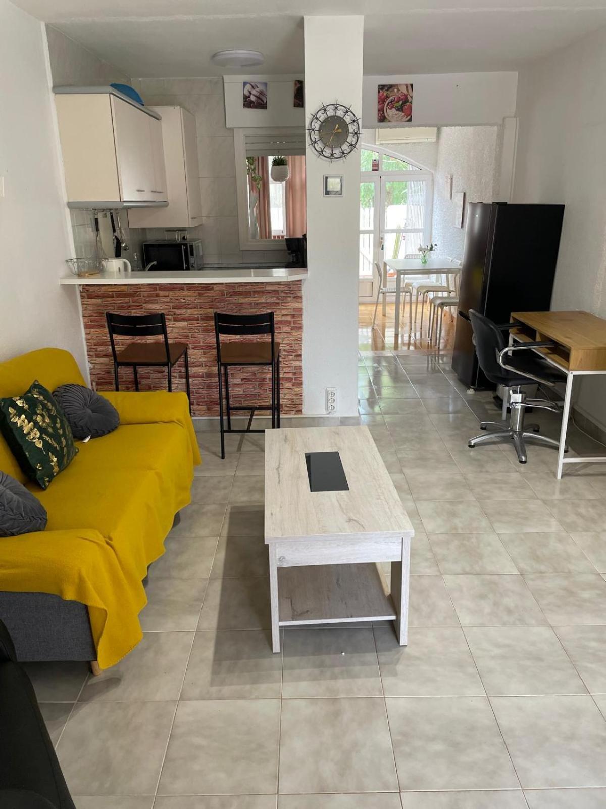 Villa Mare - 2 Beds With Balcony, Patio And Pool And Direct Park Access Мурсия Экстерьер фото